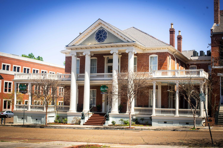 Exterior 3