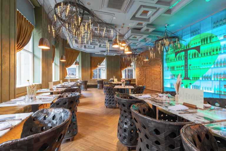 Food & Drinks 5, Sir Thomas Hotel, Sefton