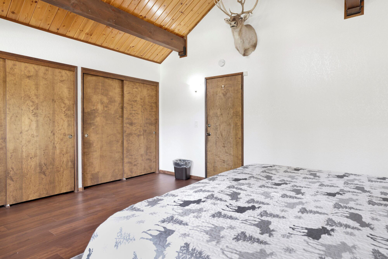 Bedroom 3, THE Moose Tree House #2381, San Bernardino