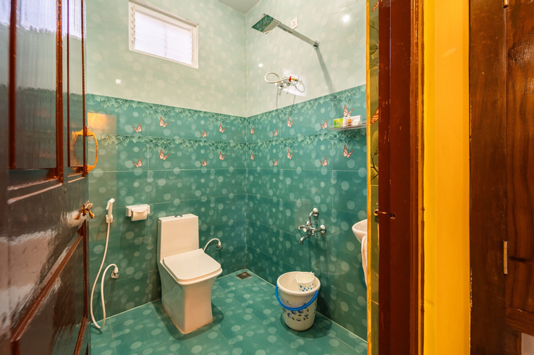 Bathroom 6