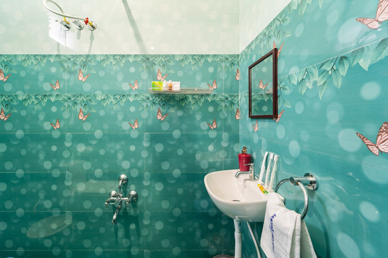 Bathroom 7