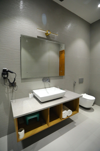 Bathroom 3, Sahib Farms and Resorts, Delhi