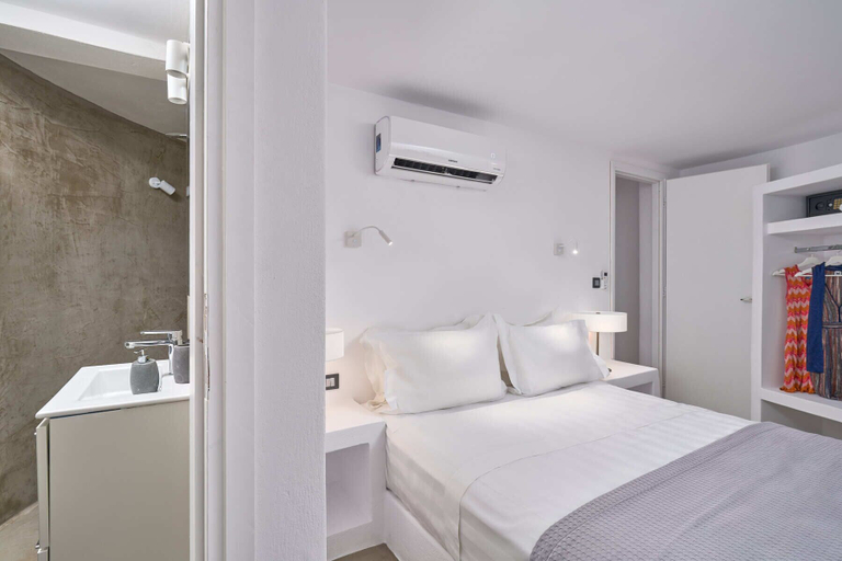 Bedroom 3, Topos Exclusive Santorini, South Aegean