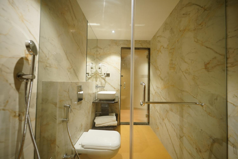 Bathroom 2, Hotel Park Inn Nellore - Near the Hospital & Highway, Nellore