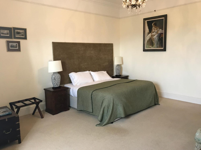 Bedroom 2, Emlagh House