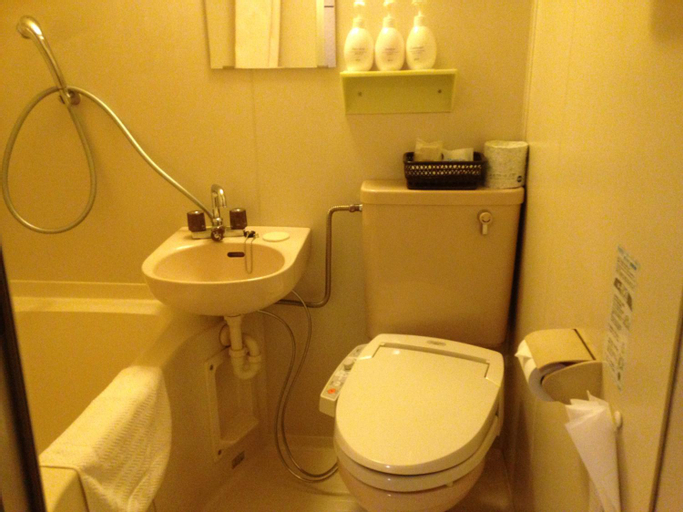 Bathroom 12