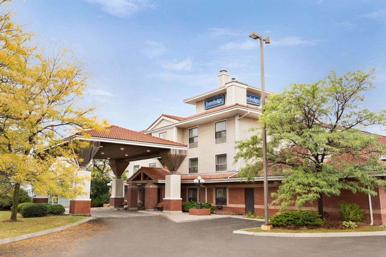 Travelodge by Wyndham Oshawa Whitby, Durham