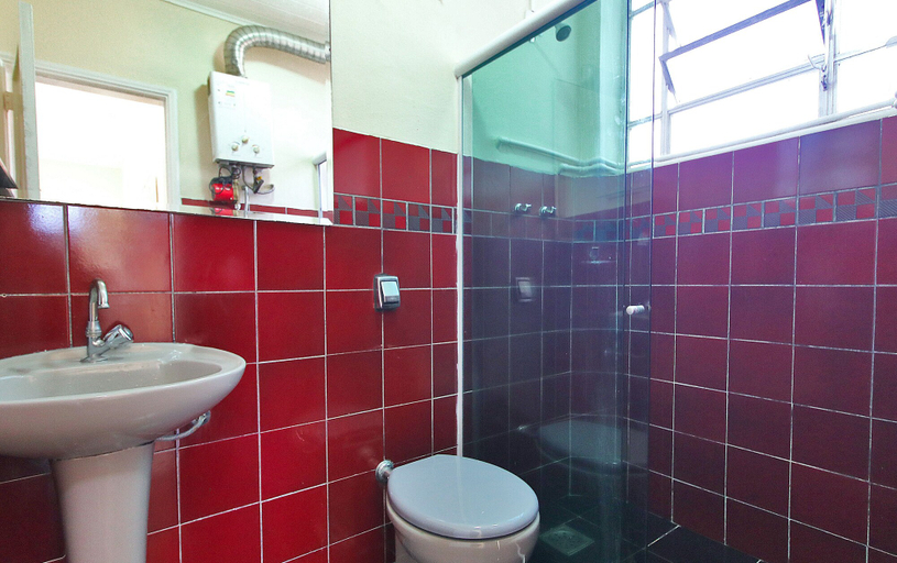 Bathroom, MZapartments Djalma, Rio de Janeiro