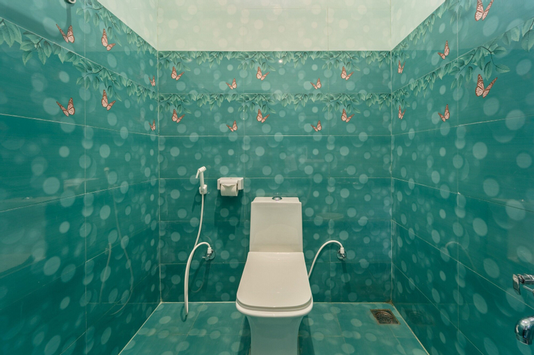 Bathroom 17