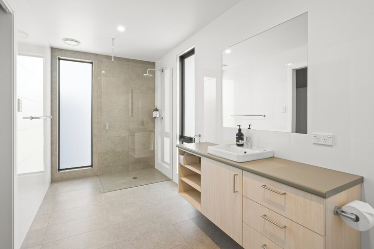 Bathroom 4, Herlihys on Huon - Cabin 1, Huon Valley