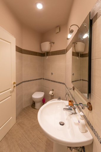 Bathroom 2, Vercelli Guest House near San Giovanni, Roma