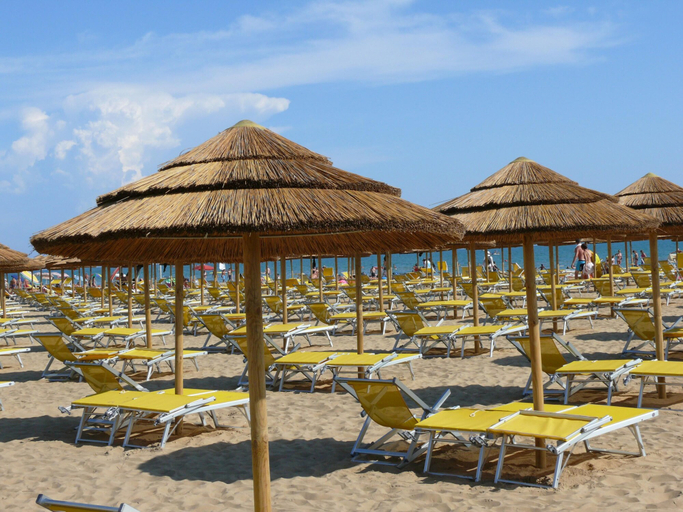 Room 2, Pinea 33 in Bibione With 2 Bedrooms and 1 Bathrooms, Venezia