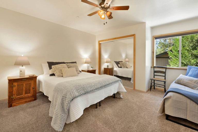 Bedroom 3, Three Bears INN #2147, San Bernardino