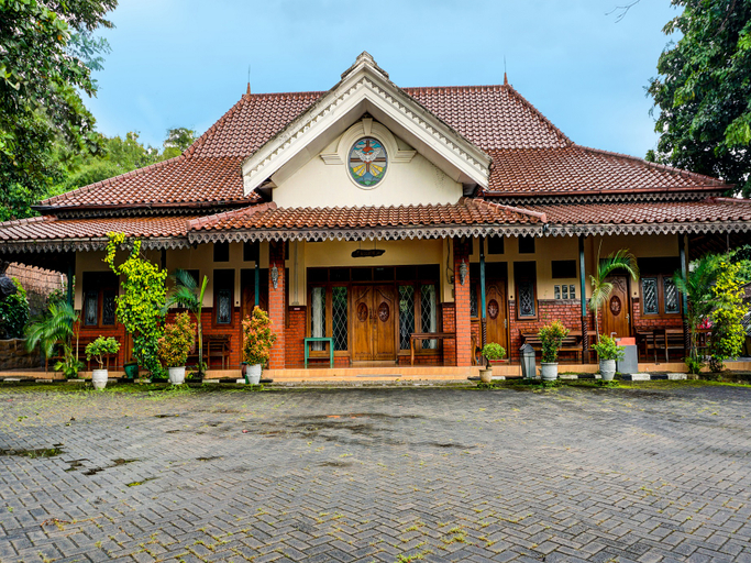 Exterior & Views 2, SPOT ON 93966 Dhiya Guest House Syariah, Kediri