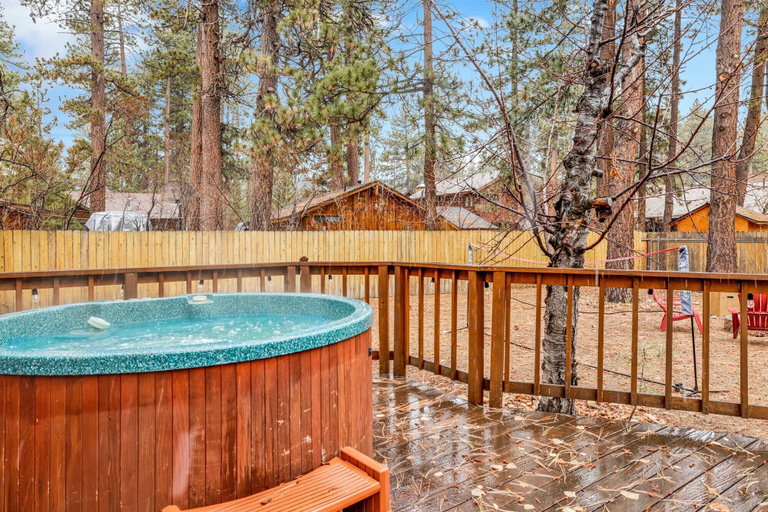 Sport & Beauty, Timber Pines Chalet #2417, San Bernardino
