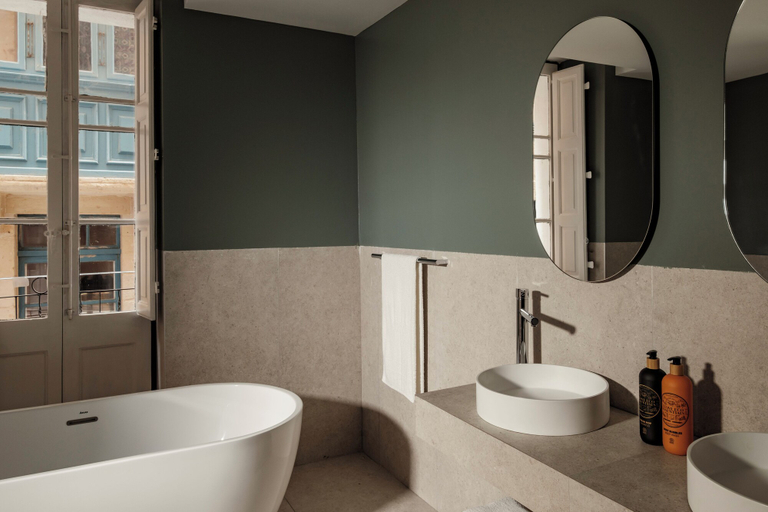 Bathroom 4, 19 Rooms