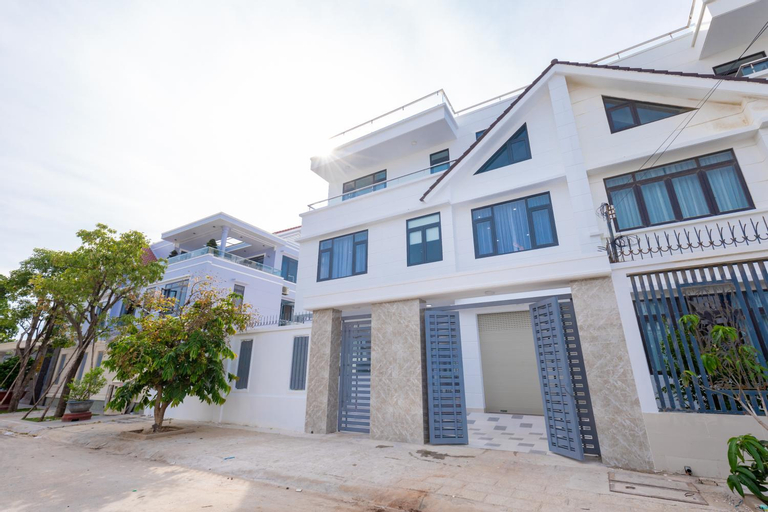 Exterior 3