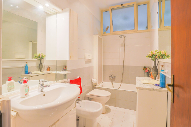 Bathroom, Sea Inside, Salerno