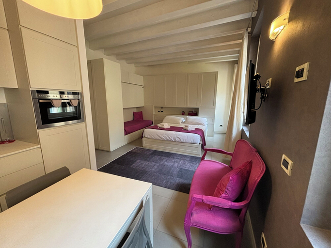 Bedroom 4, LOFT 17 ARENA, Verona