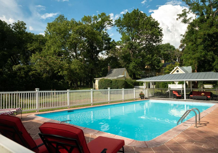 Sport & Beauty 2, Prospect Hill Inn & Restaurant, Louisa