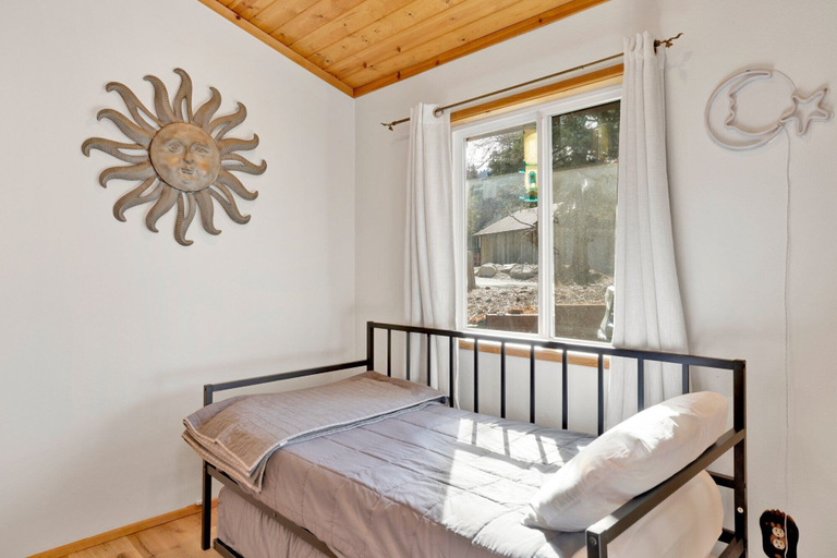 Bedroom 3, Natures Delight #2413, San Bernardino