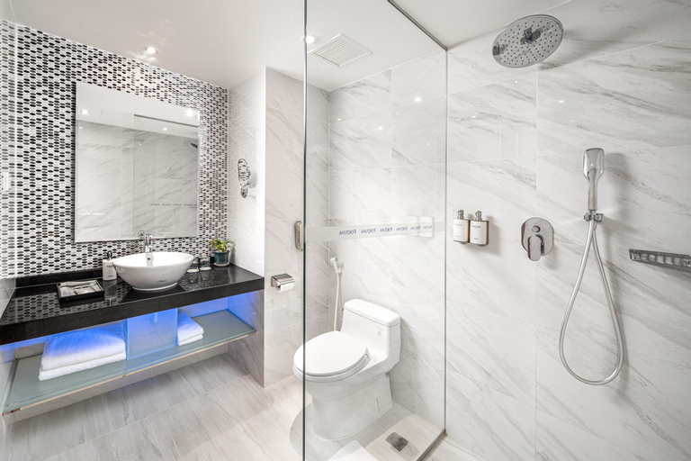 Bathroom 9