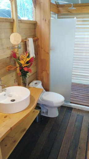Bathroom 4, Lirio Lodge, Siquirres