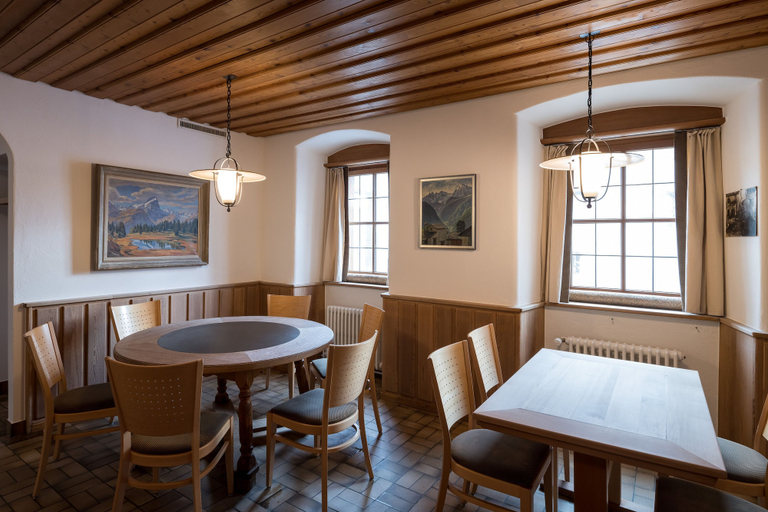 Others 5, Hotel Post, Albula