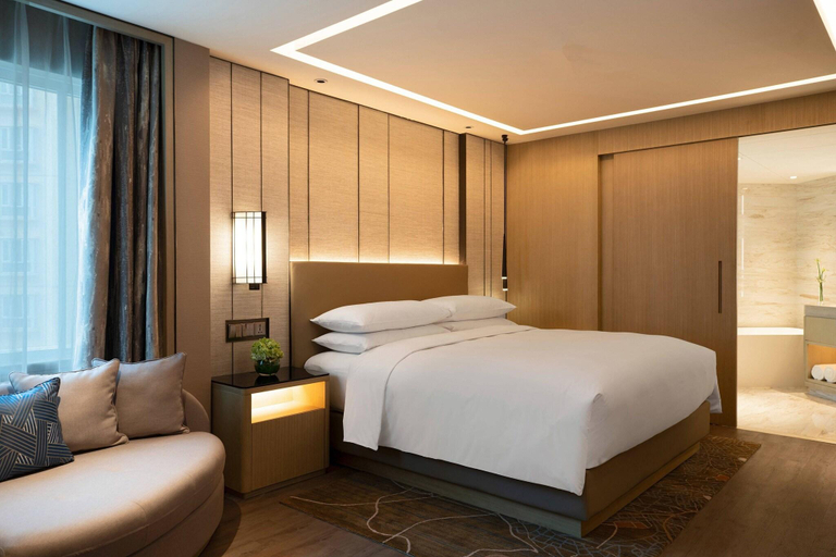 Bedroom 3, Renaissance Shenzhen Luohu Hotel, Shenzhen