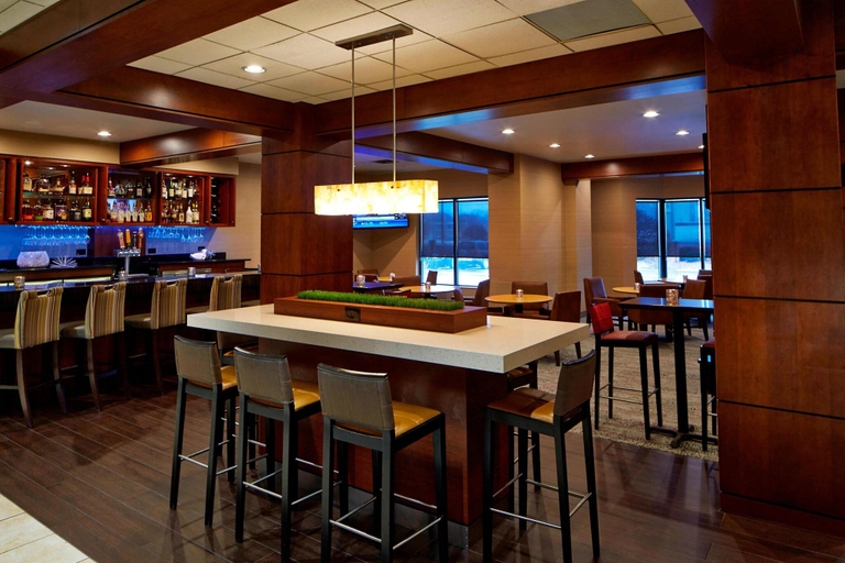 Food & Drinks 4, Courtyard Bloomington by Mall of America, Hennepin