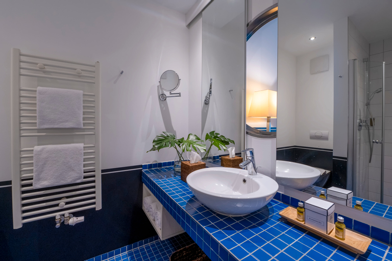 Bathroom 4