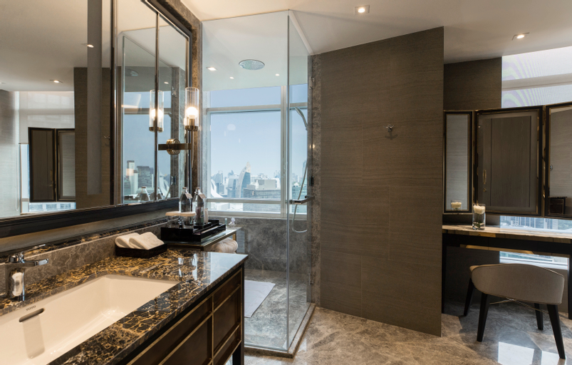 Bathroom 11