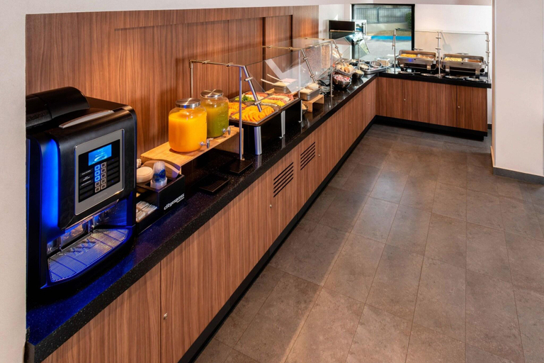 Food & Drinks 5, City Express By Marriott Chihuahua, Chihuahua