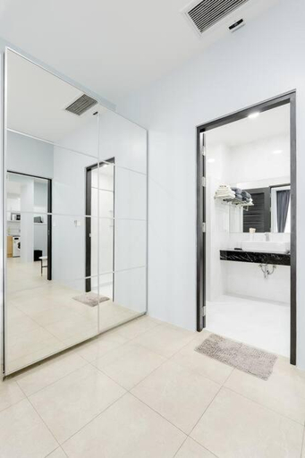 Bathroom 5, Veloche group, Phuket Island
