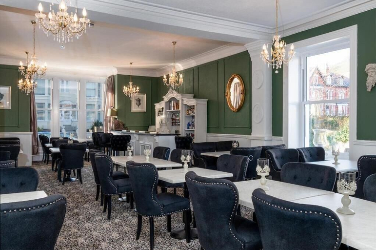 Food & Drinks 5, Lansdowne House with Private Car park, Conwy