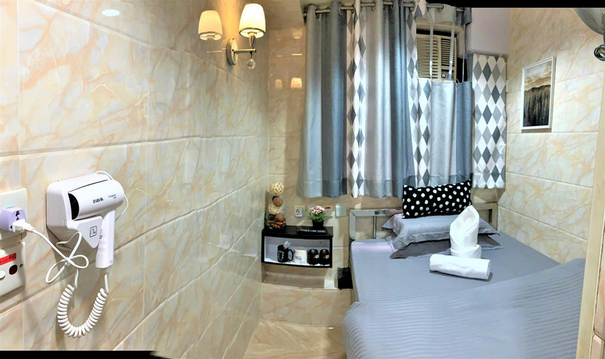 Bathroom 14
