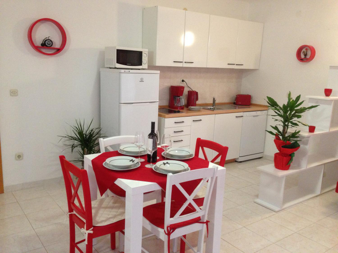 Others 4, Villa Jasmin, Bol