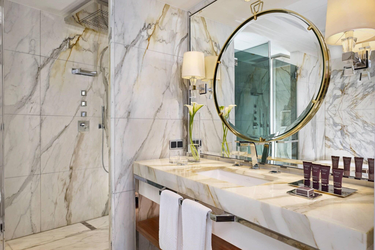Bathroom 5, Al Habtoor Palace Budapest, Budapesti