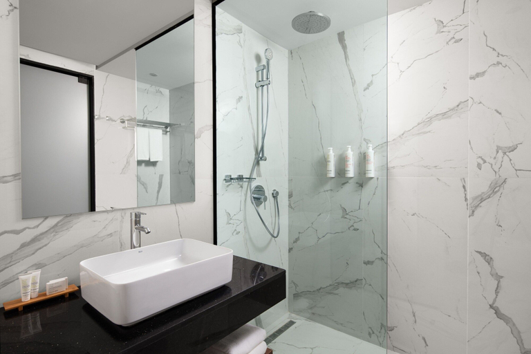 Bathroom 5, Courtyard by Marriott Casablanca Downtown, Casablanca