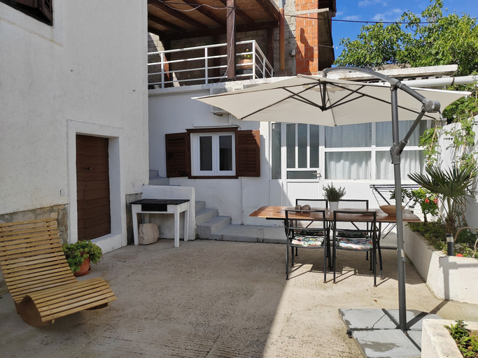 Others 5, Stunning 2-bed House in Jezera With Sea Views, Tisno
