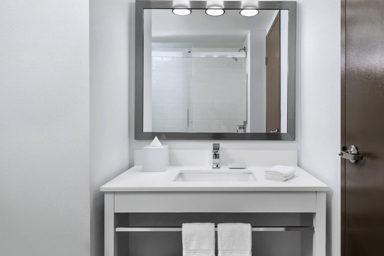 Bathroom 4, Four Points by Sheraton Barrie, Simcoe