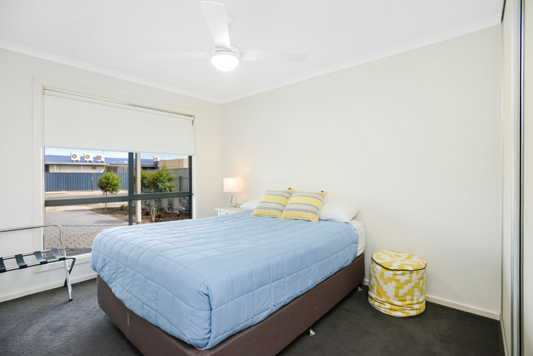 Room 4, Bayside, Adelaide