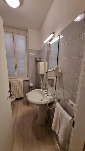 Bathroom 4, Hotel Dell'Angelo, Bergamo