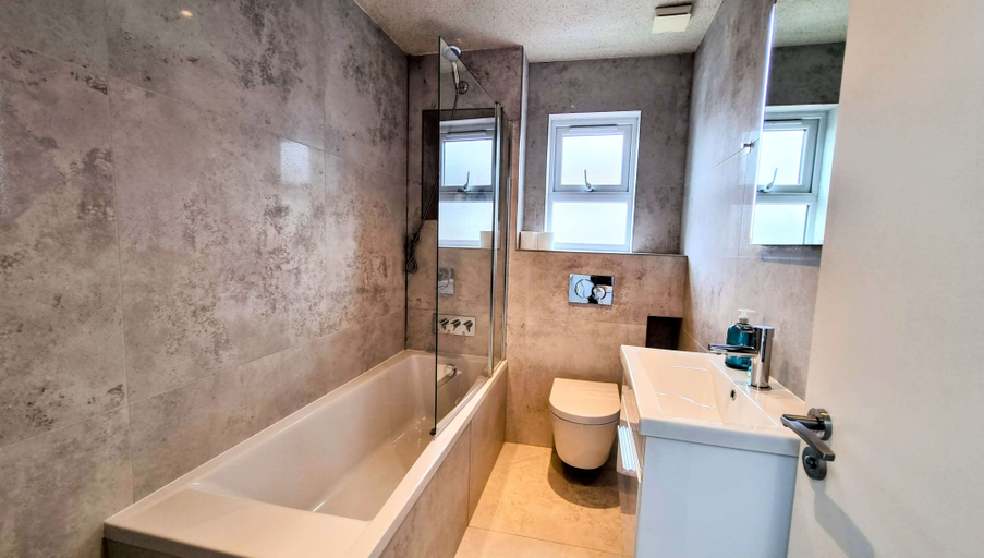 Bathroom 5, Surbiton Luxury Garden House 19, London