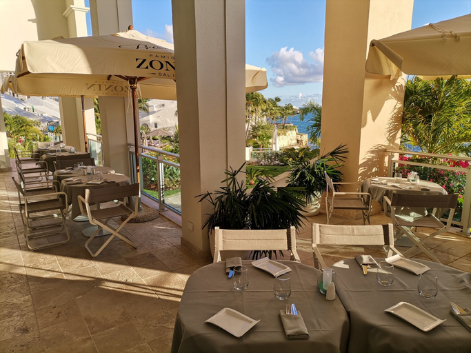 Food & Drinks, The Cliff