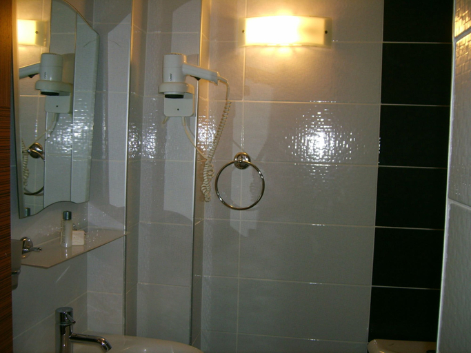 Bathroom 5, Lara Kapris Hotel, Antalya