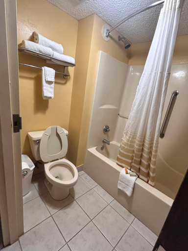 Bathroom 2, Home Town Inn And Suites, Okaloosa