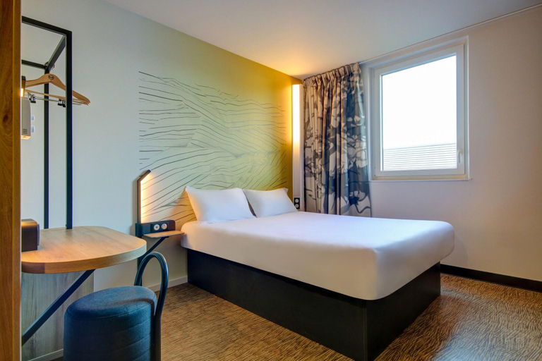 Bedroom 3, B&B HOTEL Epernay, Marne