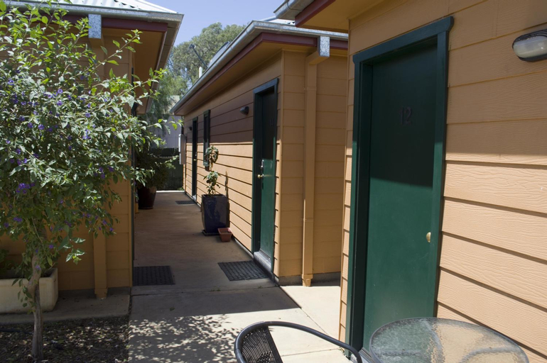 Exterior 5