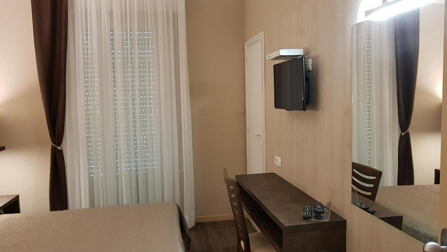 Bedroom 3, Hotel Nuovo Belvedere, Rimini